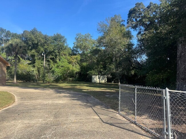 Foto del edificio - Middle of Town