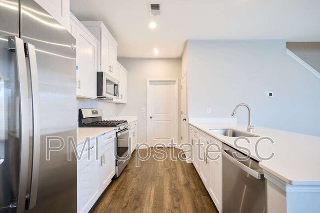 Building Photo - 407 Mariene Dr