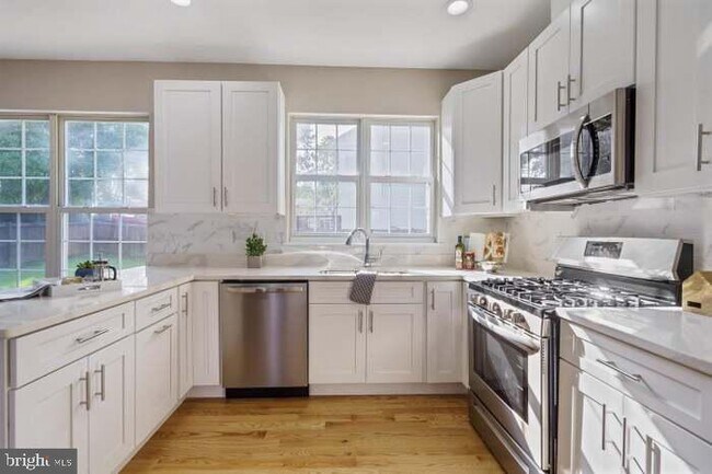 Foto del edificio - 1401 Ora Lea Ln