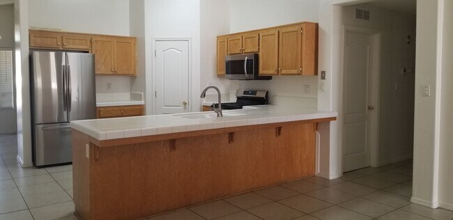 Building Photo - 4700 Betony Dr