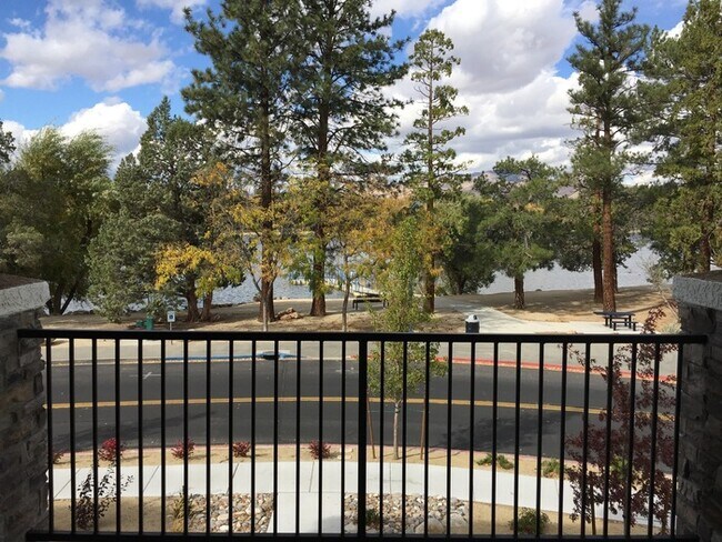 Building Photo - Lake View Resort Style Condo with Garage a...