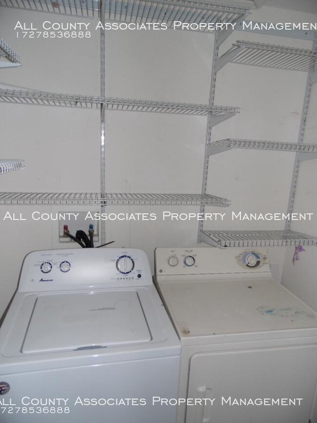 Building Photo - 3 bedroom in Pinellas Park FL 33781