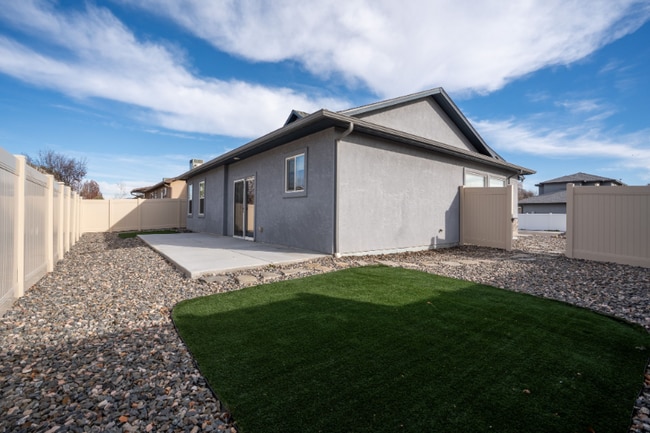 Building Photo - 383 Sage Way