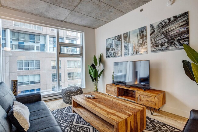 Building Photo - 1020 Rue de Bleury