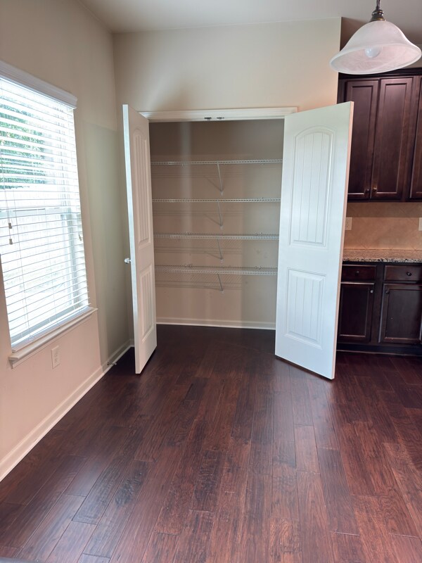 Building Photo - 578 Pine Ln