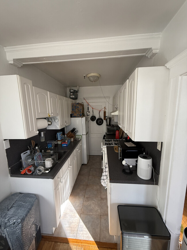 Building Photo - 51 Park Dr