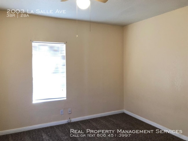 Building Photo - 2003 La Salle Ave