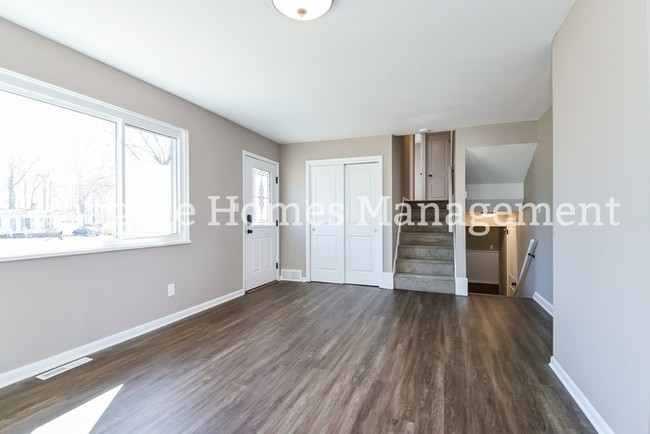 Building Photo - 2283 Gary Dr