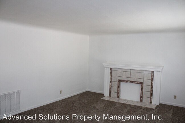 Building Photo - 2 br, 1 bath House - 2716 Eureka Way