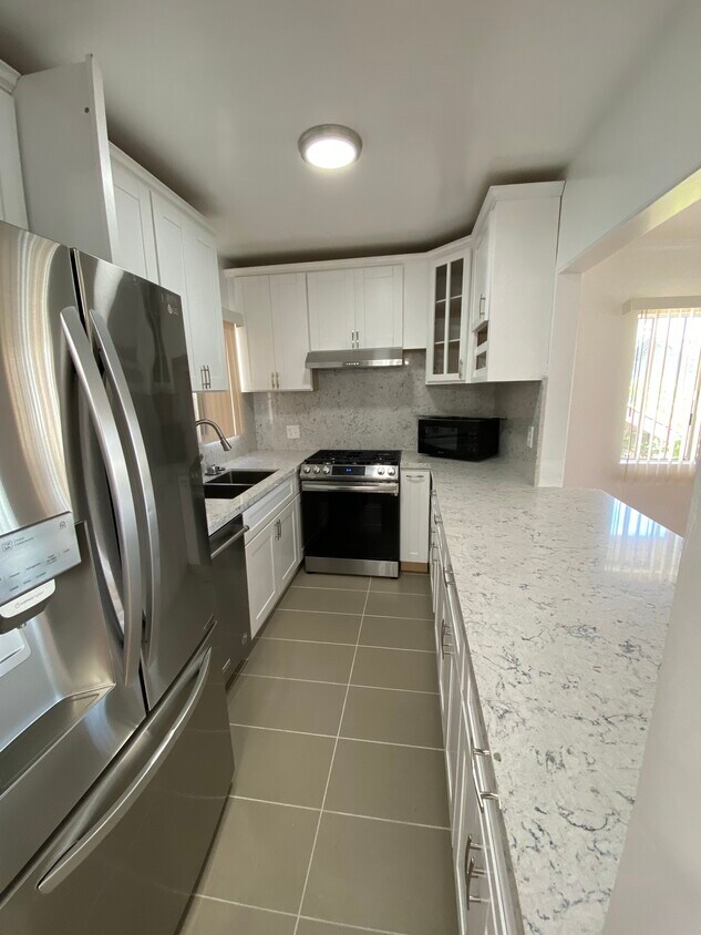 Primary Photo - 4410 Prospect Ave