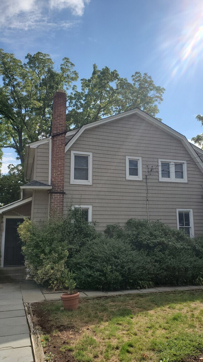 Building Photo - 2681 Grand Ave