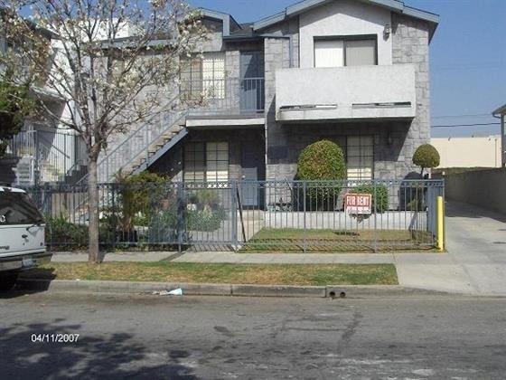 Primary Photo - 229 W Tujunga Ave