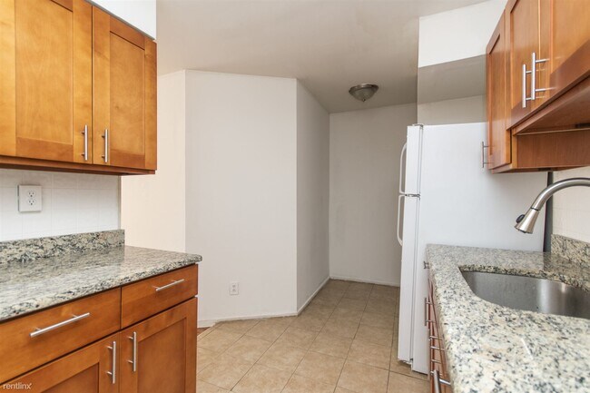 Building Photo - 2 br, 1 bath Duplex - 2041 N 15TH ST Unit 1
