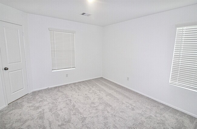 Building Photo - 954 Mockingbird Psge Dr