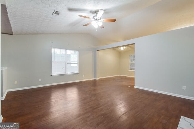 Foto del edificio - 4481 Latchwood Dr
