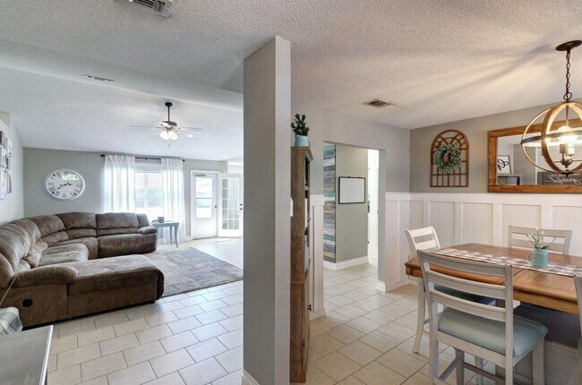 Foto del edificio - 8271 Branston Dr
