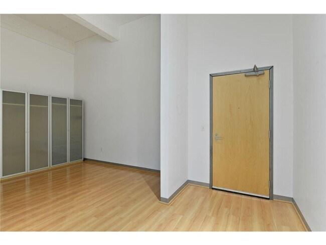 Foto del edificio - 700 N Washington Ave
