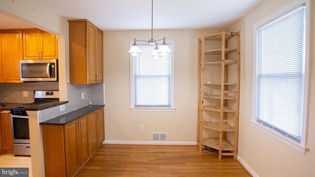 Foto del edificio - 5019 Edgewood Rd