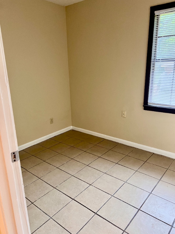 Building Photo - 115 Issac Dr