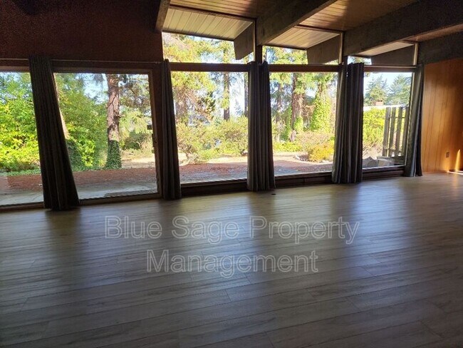 Foto del edificio - 1505 W 12th St