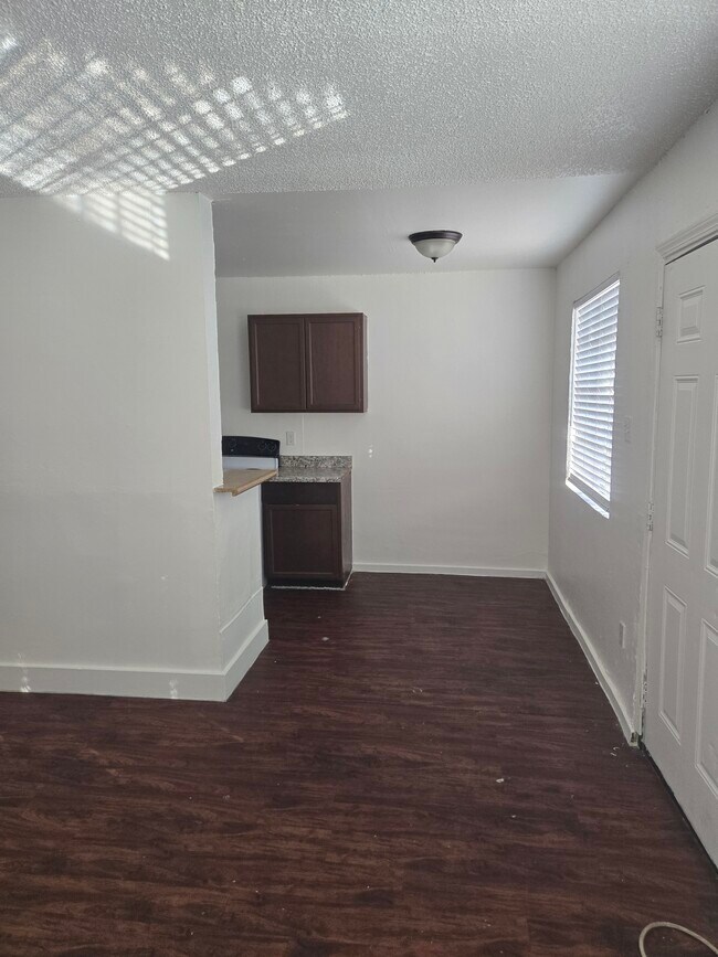 Foto del edificio - 708 Jackson Ave