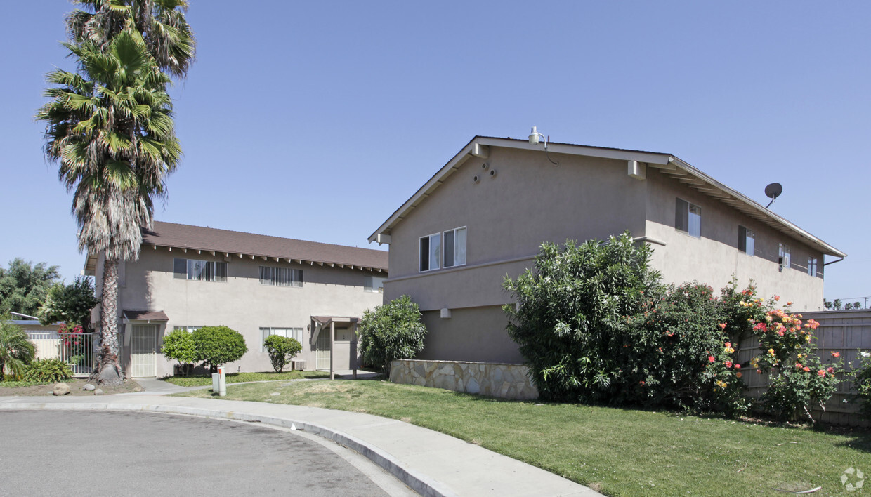 Building Photo - La Posada Apartments