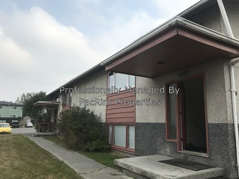 Foto del edificio - 4342 San Roberto Ave