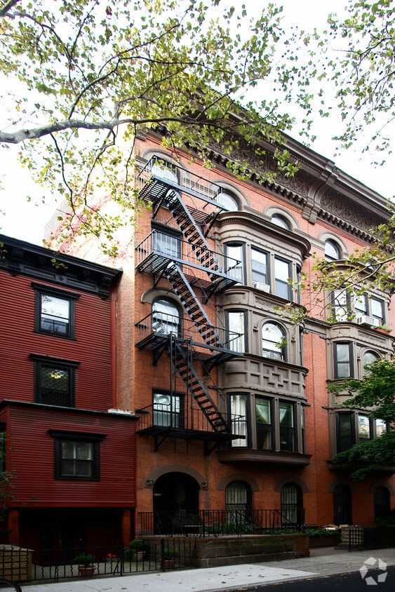 Primary Photo - 170 State St