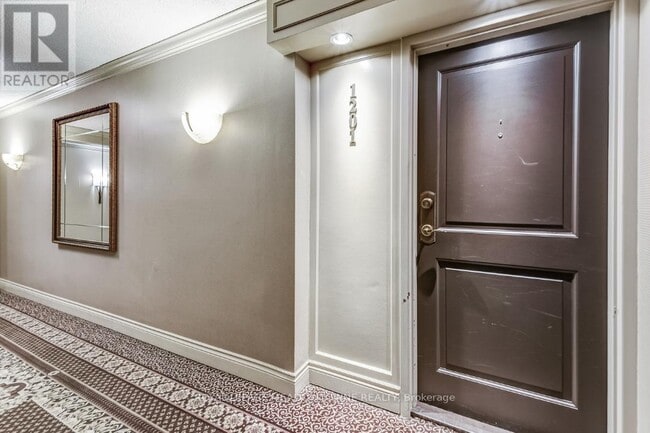 Building Photo - 30 Wellington St E