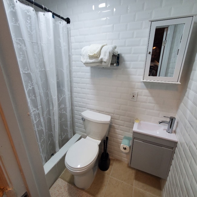 Photo - 3180 Fish Ave Apartment