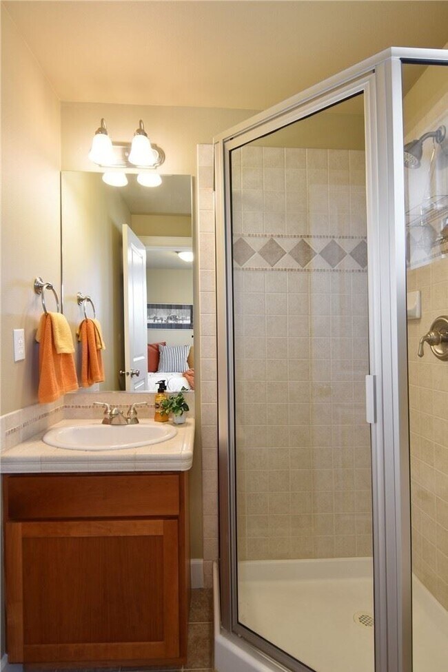 Building Photo - 3 br, 3.5 bath House - 11030 C Greenwood A...