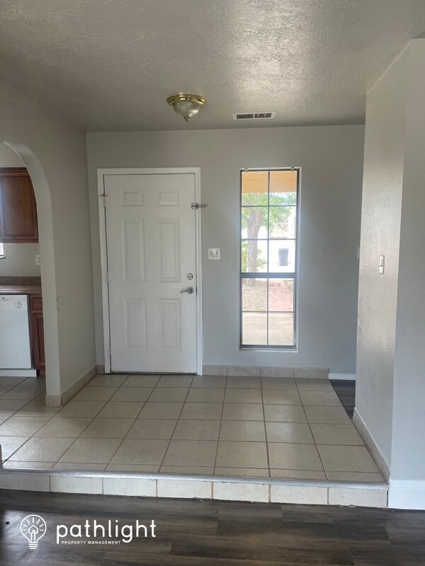 Building Photo - 360 Littler Drive SE