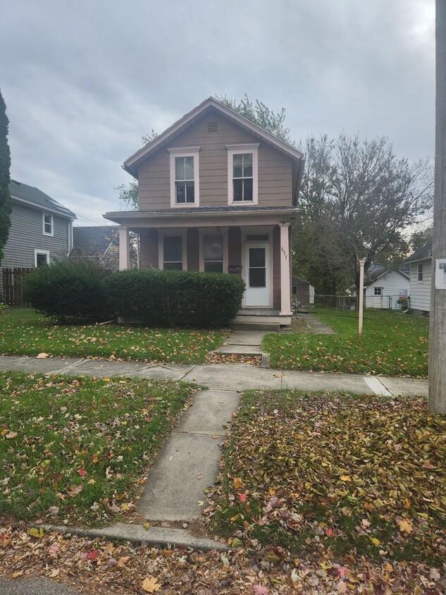 Primary Photo - 2 BR House near Hamilton Park