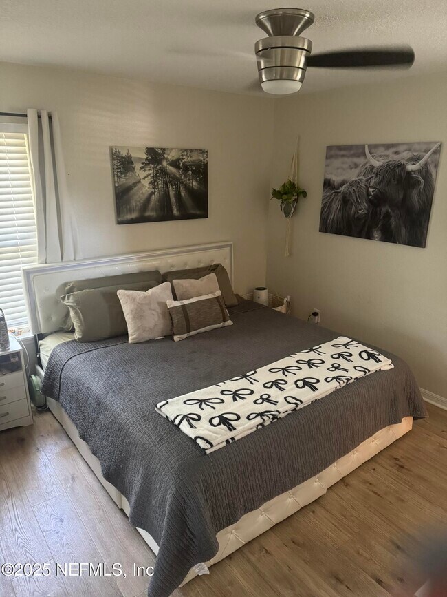 Foto del edificio - 3702 Wood Creek Ln
