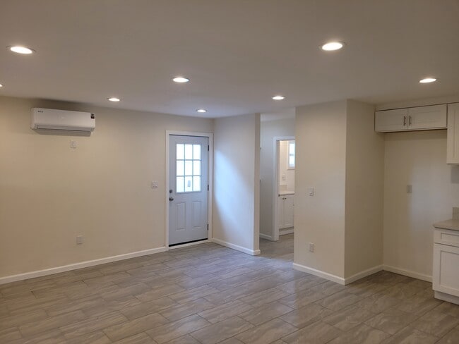 Foto del edificio - 15950 Devonshire St