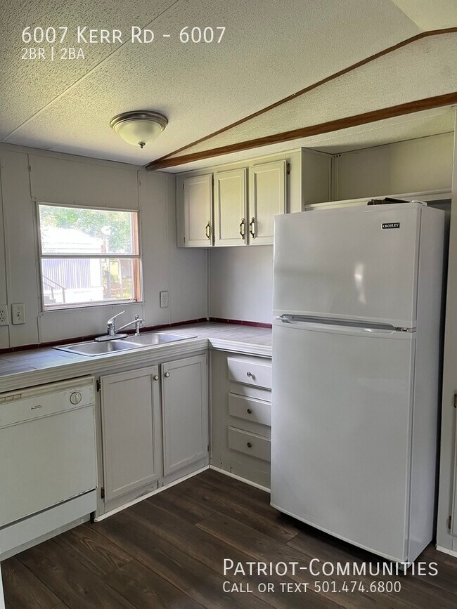 Building Photo - W 59th Street - 6007