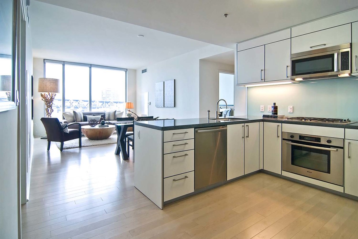 Foto principal - Infinity Condo with Water Views