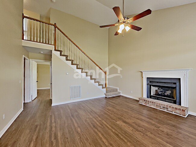 Building Photo - 156 Brightstar Court