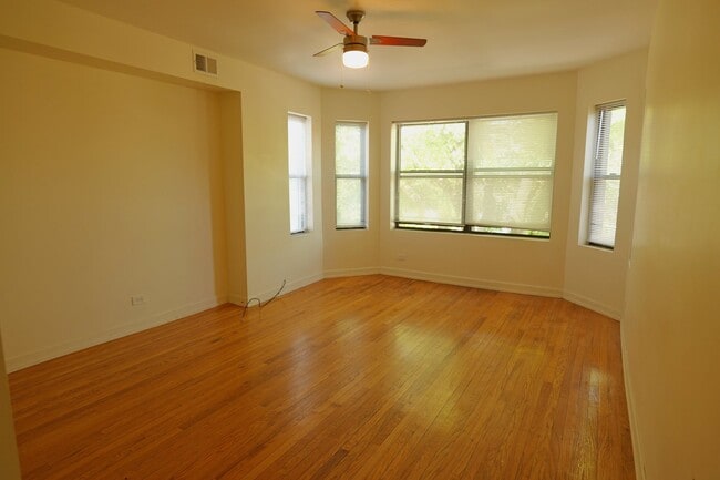 Building Photo - 8103 S Loomis Blvd