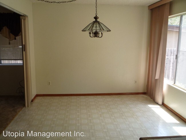 Building Photo - 8123 Cacus St