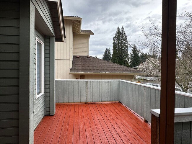 Foto del edificio - Large 3 Bed, 2 Bath Home!