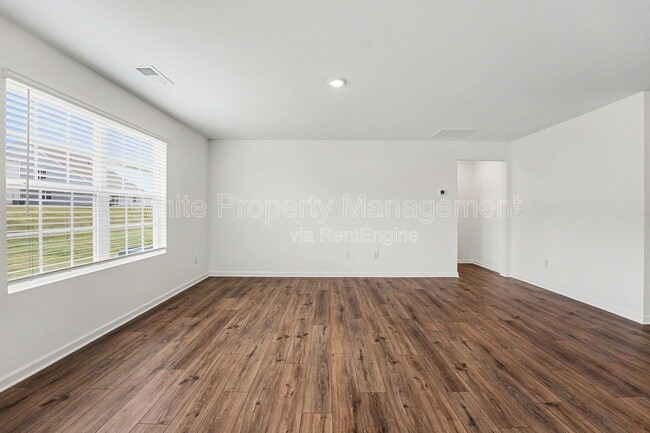 Building Photo - 368 W 18th St