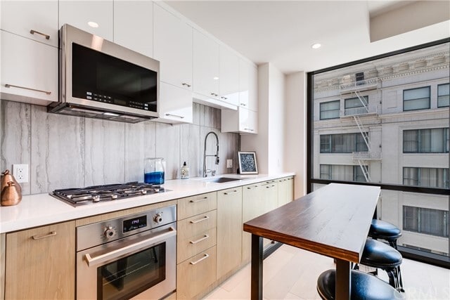 Foto del edificio - 400 S Broadway