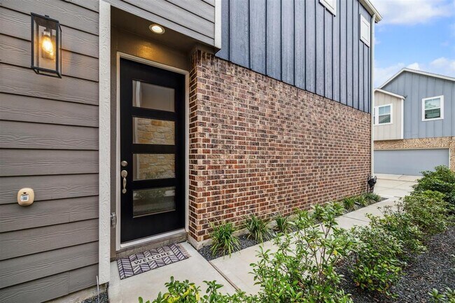 Foto del edificio - 3114 Flower Market Ln