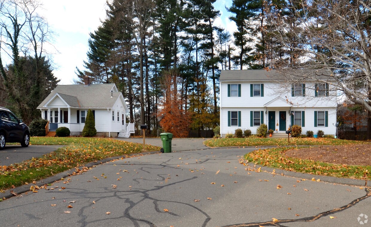 Primary Photo - 70 Northampton Ln
