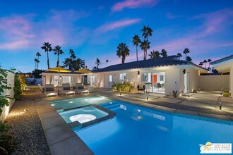 Building Photo - 945 N Buttonwillow Cir