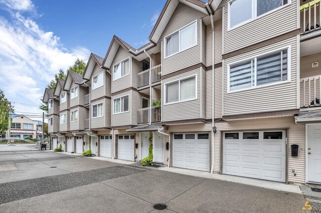 Building Photo - Family-Friendly Townhouse in the Heart of ...