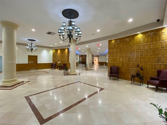 Building Photo - 3725 S Ocean Dr