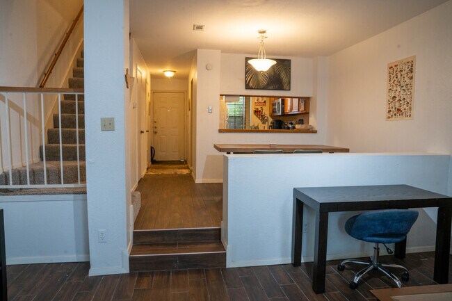 Foto del edificio - 11404 Walnut Ridge Dr