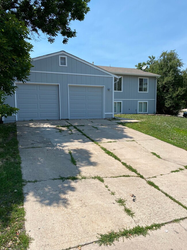 Building Photo - 14460 E Montana Cir